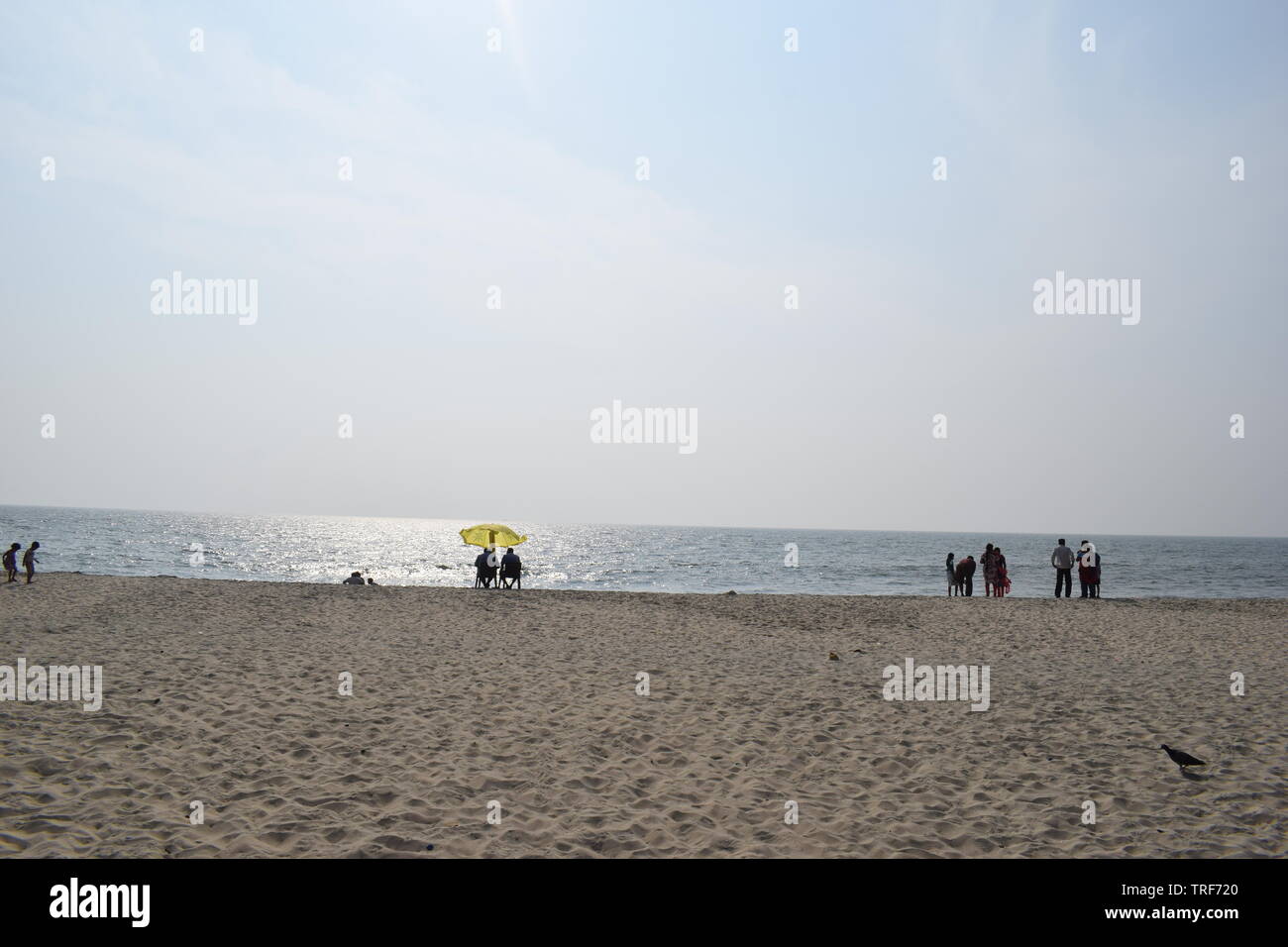 Bellissimo tramonto nella zona indiana di costel....godendo persone ampio scatto di spiaggia ...super spiagge ... ampio scatto di spiaggia ... persone godendo in spiaggia ... buona spiaggia Foto Stock