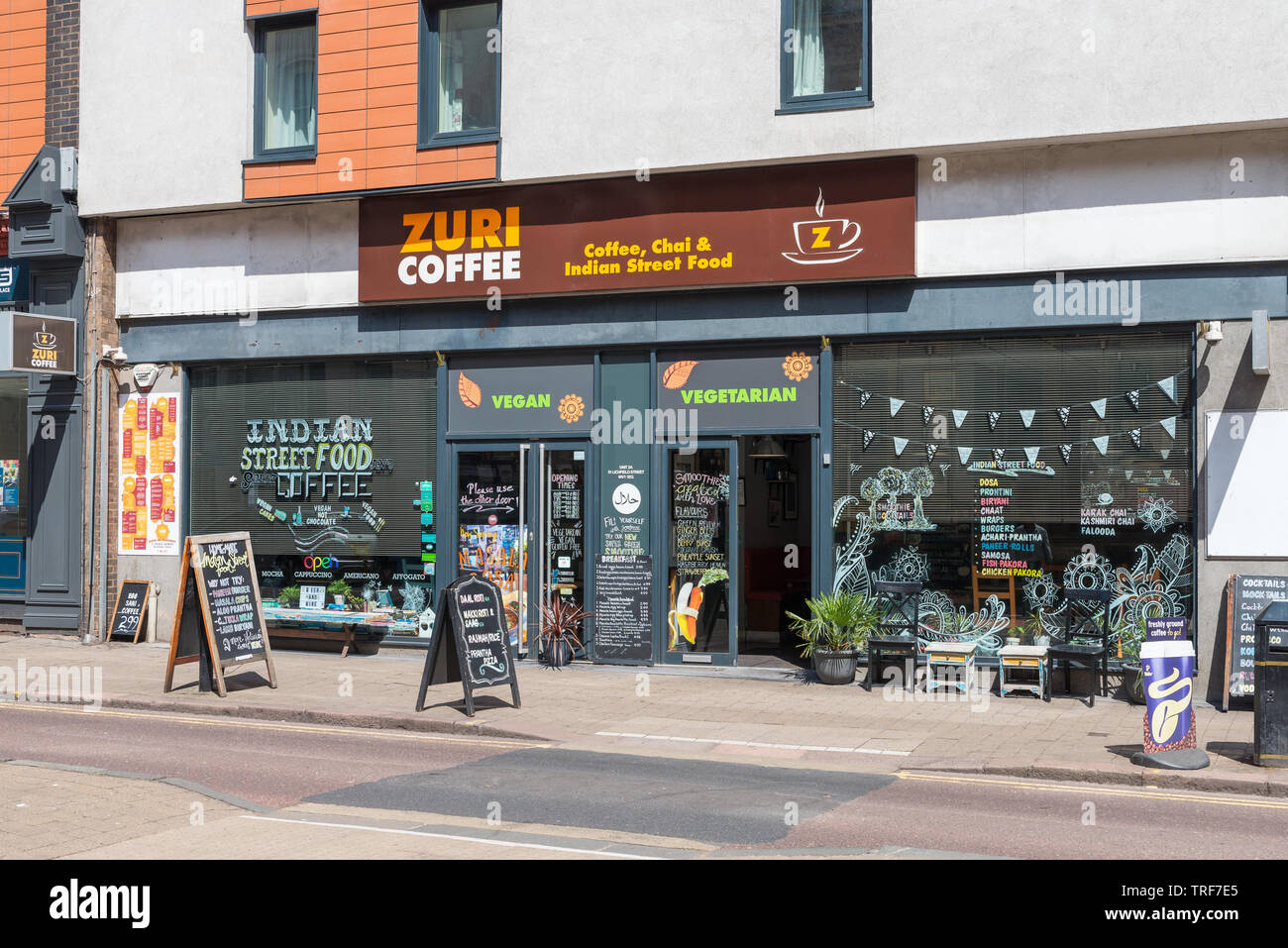 Zuri Caffè, Lichfield Street, Wolverhampton cafe e indiana cibo di strada Foto Stock