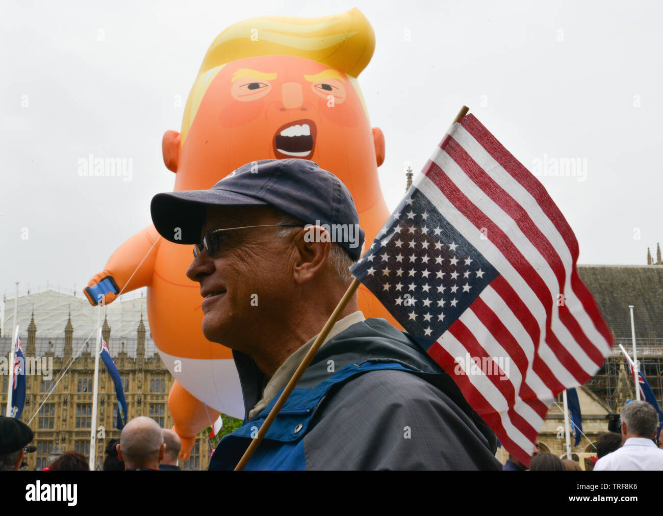 Il presidente statunitense Donald Trump visita a Londra, Regno Unito. Migliaia di persone hanno preso per le strade di Londra per protestare contro il Regno Unito visita di stato di Donald Trump. Foto Stock