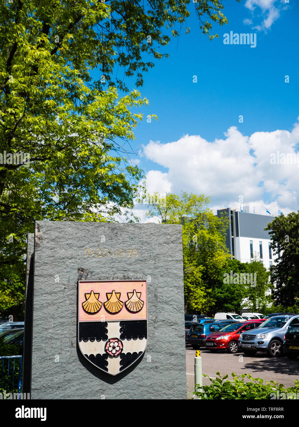 Il logo, la protezione dell'Università di Reading, Whiteknights Campus, Reading, Berkshire, Inghilterra, Regno Unito, GB. Foto Stock