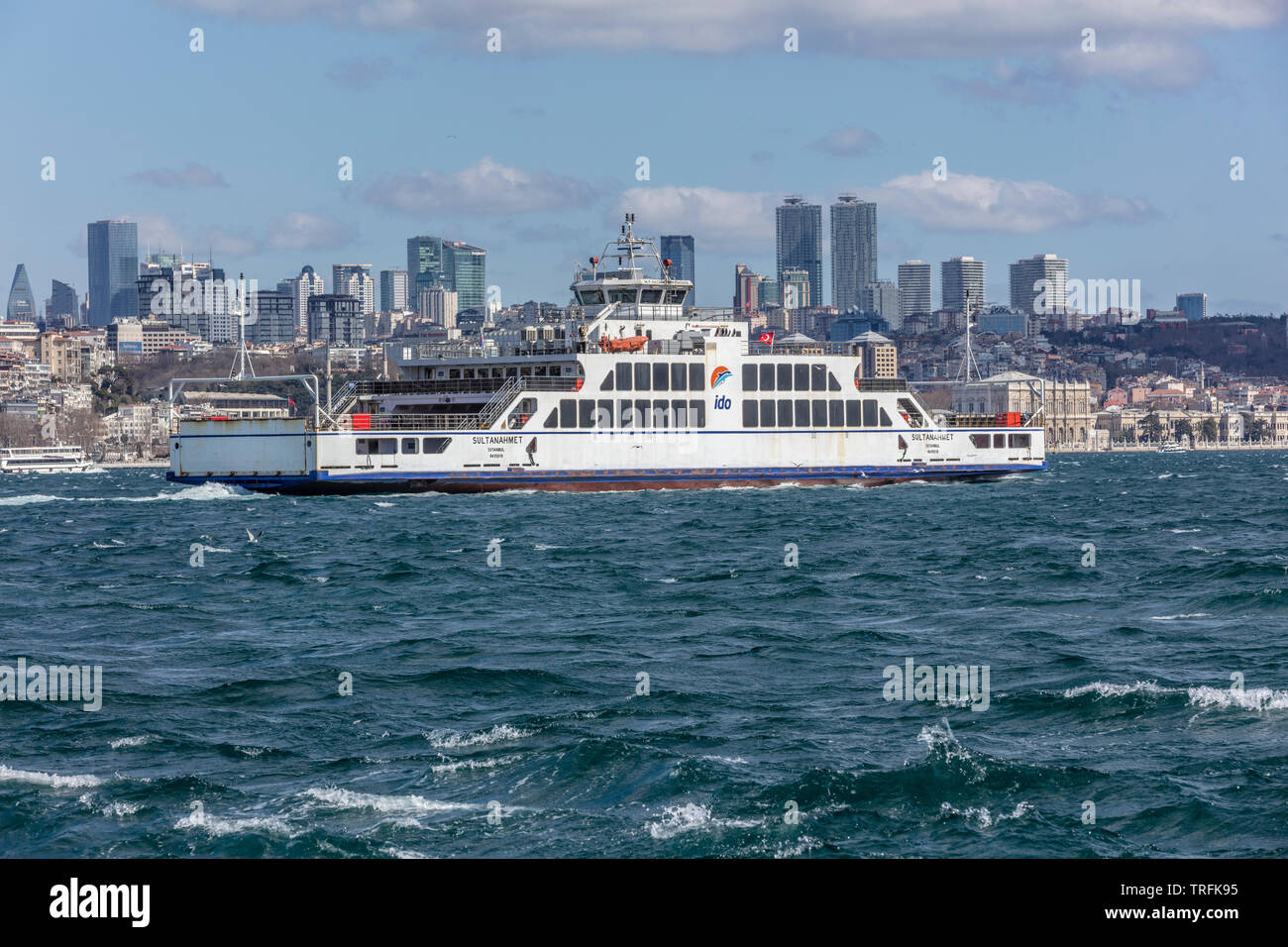 Istanbul, Turchia - 29 March, 2019; İDO (Istanbul Mare) Autobus Traghetti a Istanbul stretto. Eminonu - Harem sta facendo la spedizione. Istanbul in Turchia. Foto Stock