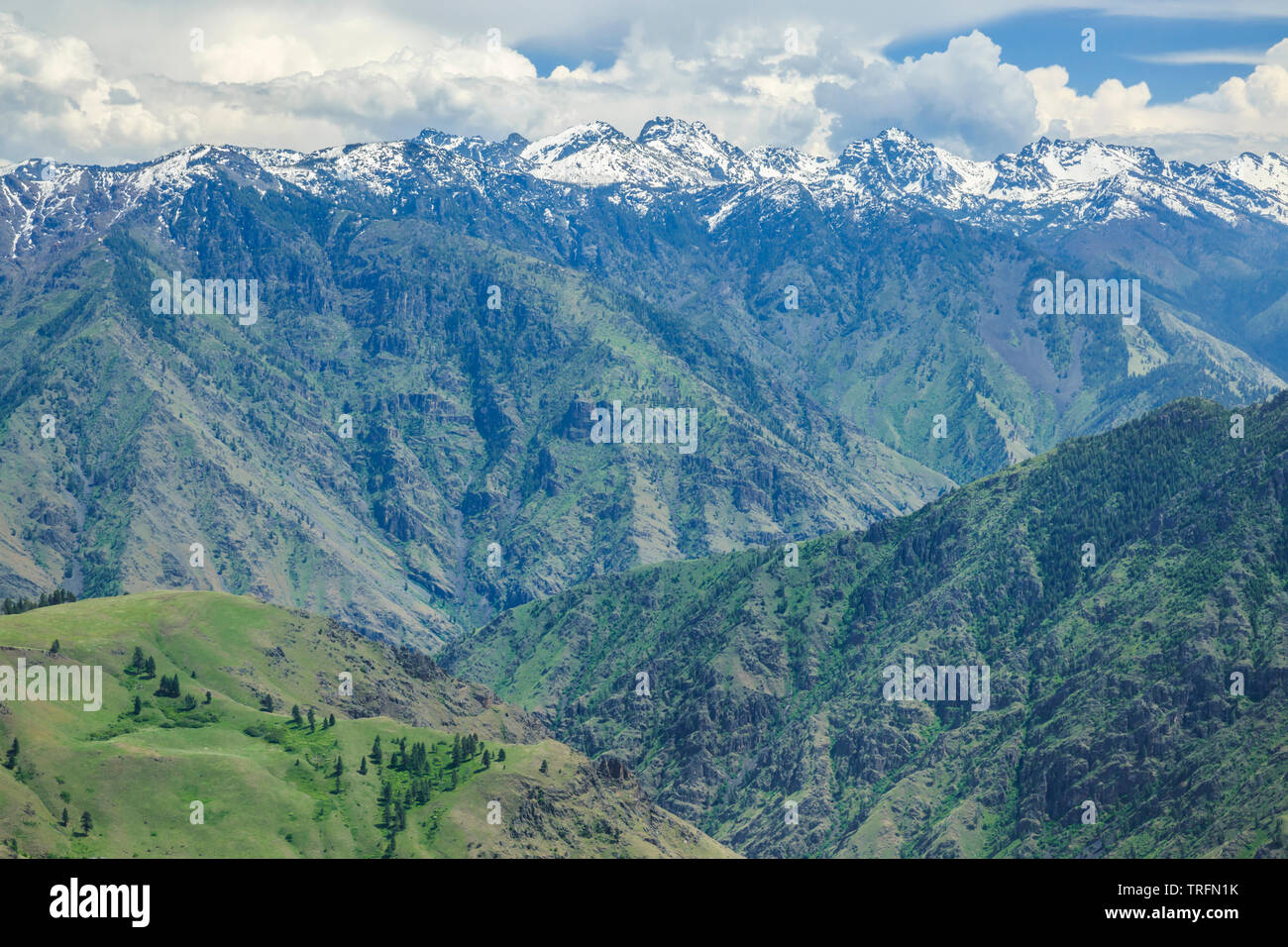 Sette demoni montagne in Idaho sopra Hells Canyon visto dal hat point road vicino a imnaha, Oregon Foto Stock