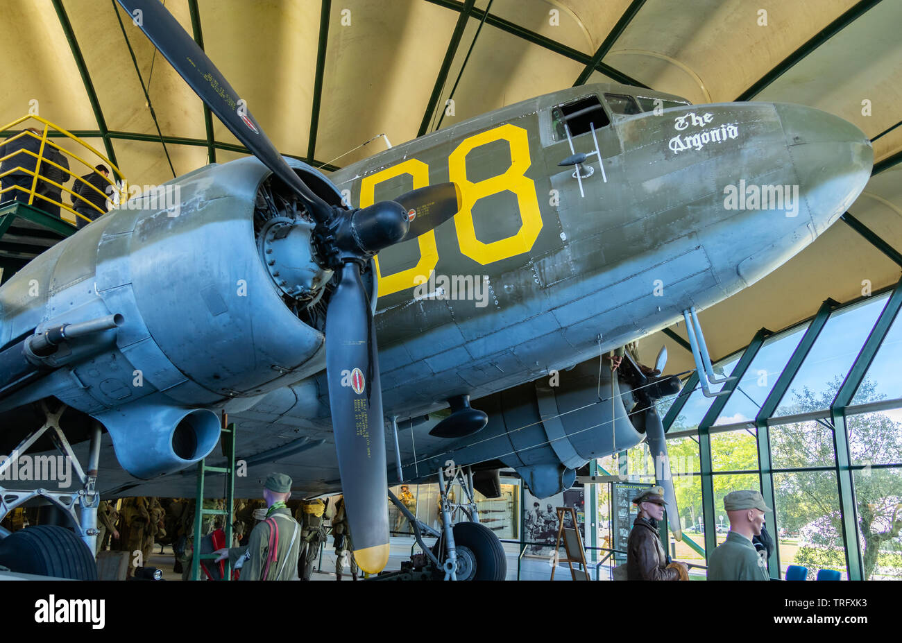 Sainte Mere Eglise, Francia - 5 Maggio 2019: Douglas C47 aereo nell'airborne museum in Normandia Francia. Foto Stock