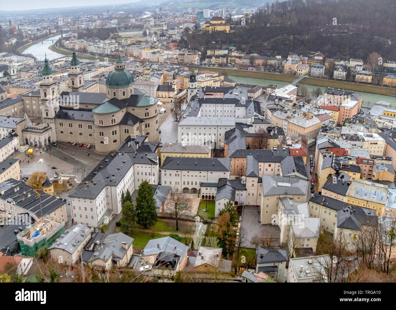 Vista aerea di Salisburgo in Austria al tempo di inverno Foto Stock