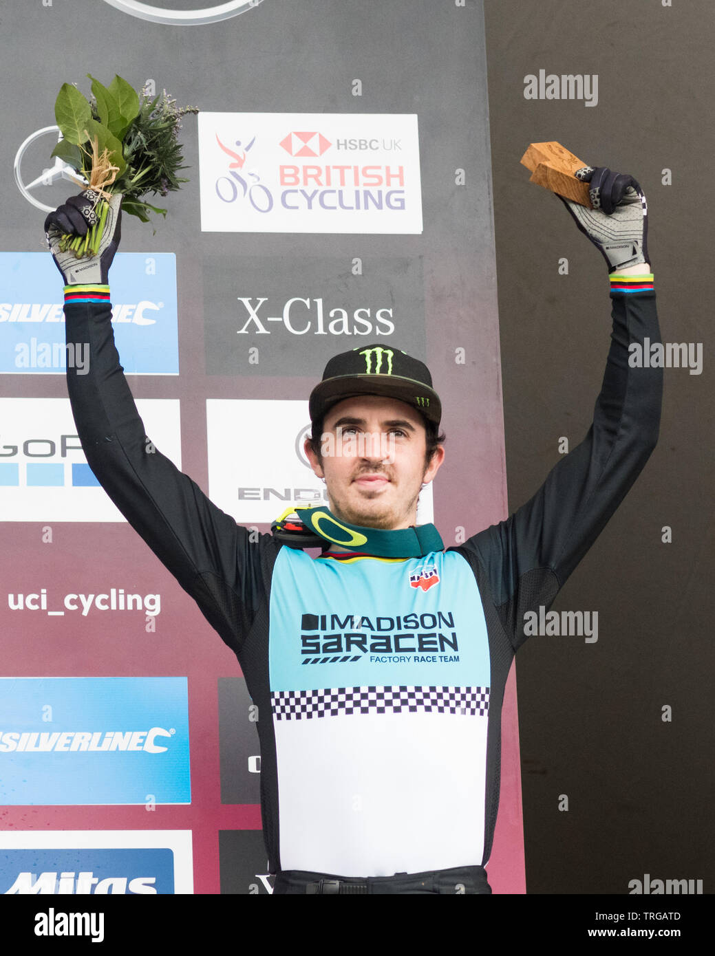 Danny Hart celebrando proveniente in quinto luogo presso UCI Mountain Bike World Cup secondo turno in Fort William, Scotland, Regno Unito Foto Stock