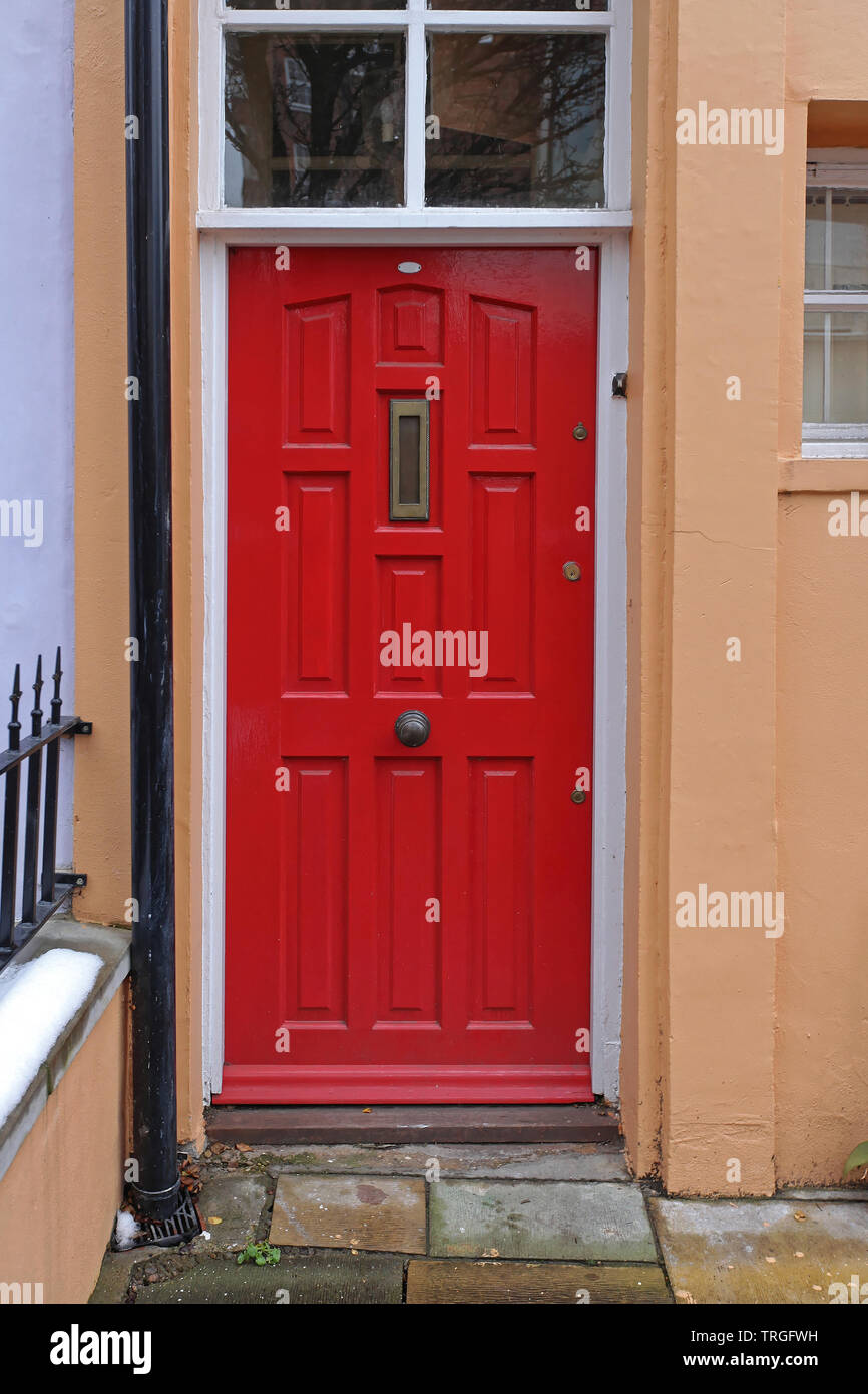 Porta Rossa Home Ingresso con sopraluce Foto stock - Alamy