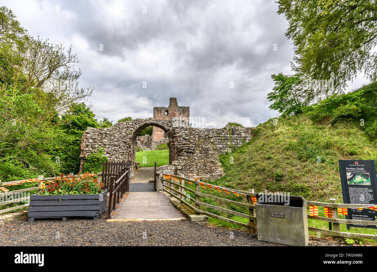 Norham Castle e la zona circostante, Norham, Northumberland Foto Stock