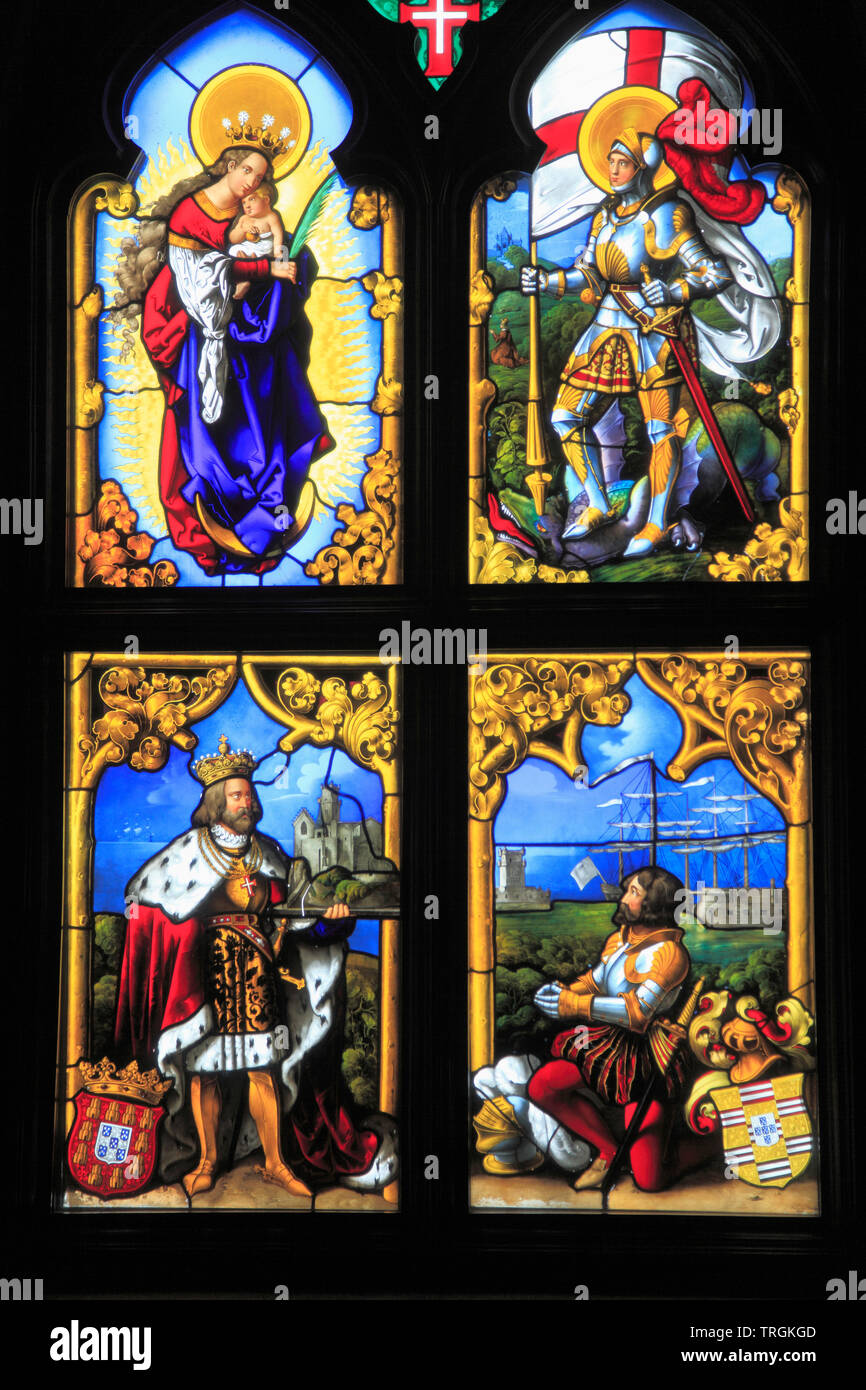 Il Portogallo, Sintra Pena Palace, cappella, interno, vetrata, Foto Stock