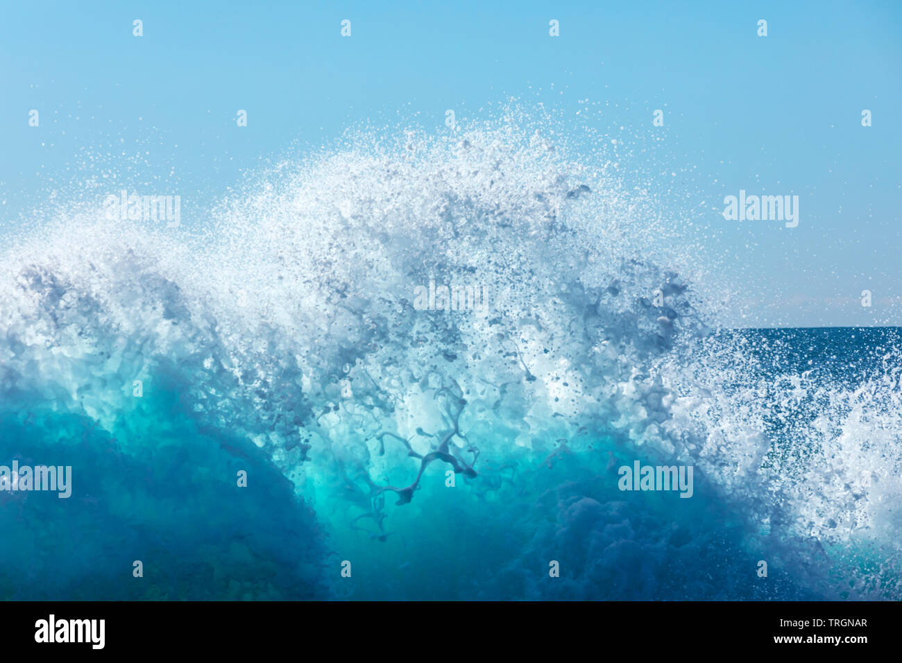 Australia, NSW, Yamba, una grande azione di onda formanti Foto Stock