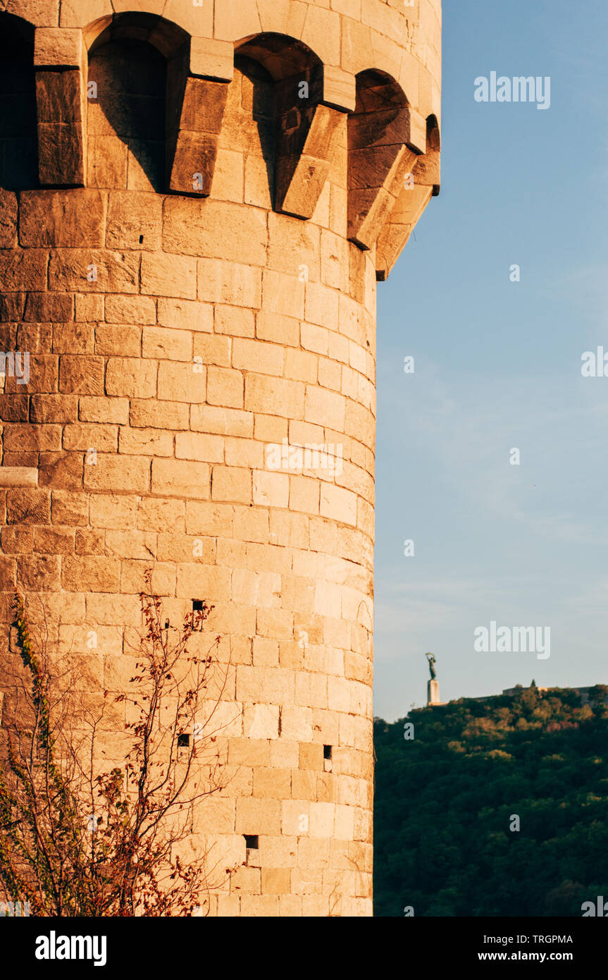 La collina Gellert e Buda Castle tower a Budapest Foto Stock