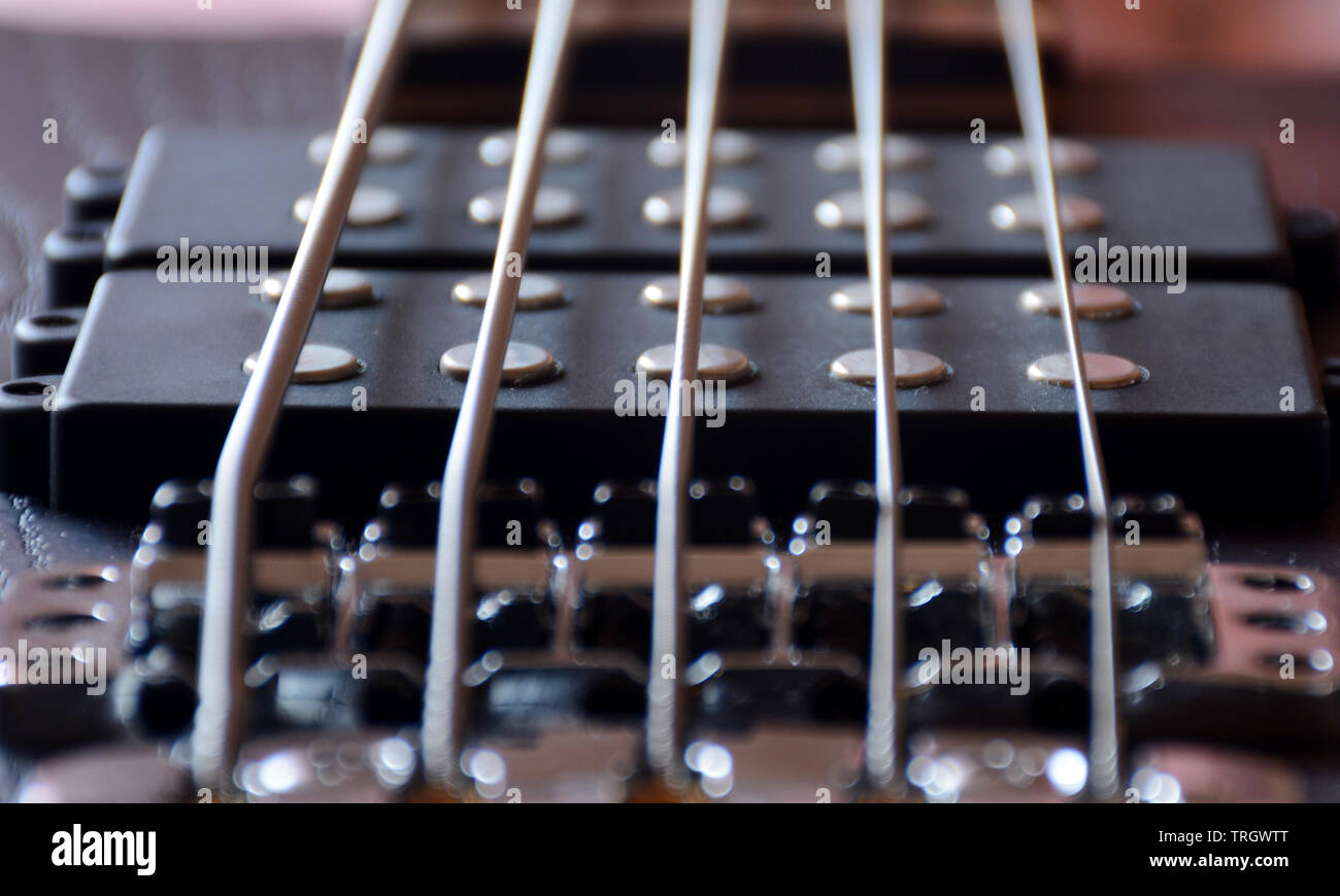 5 corde Black Bass Guitar Foto Stock
