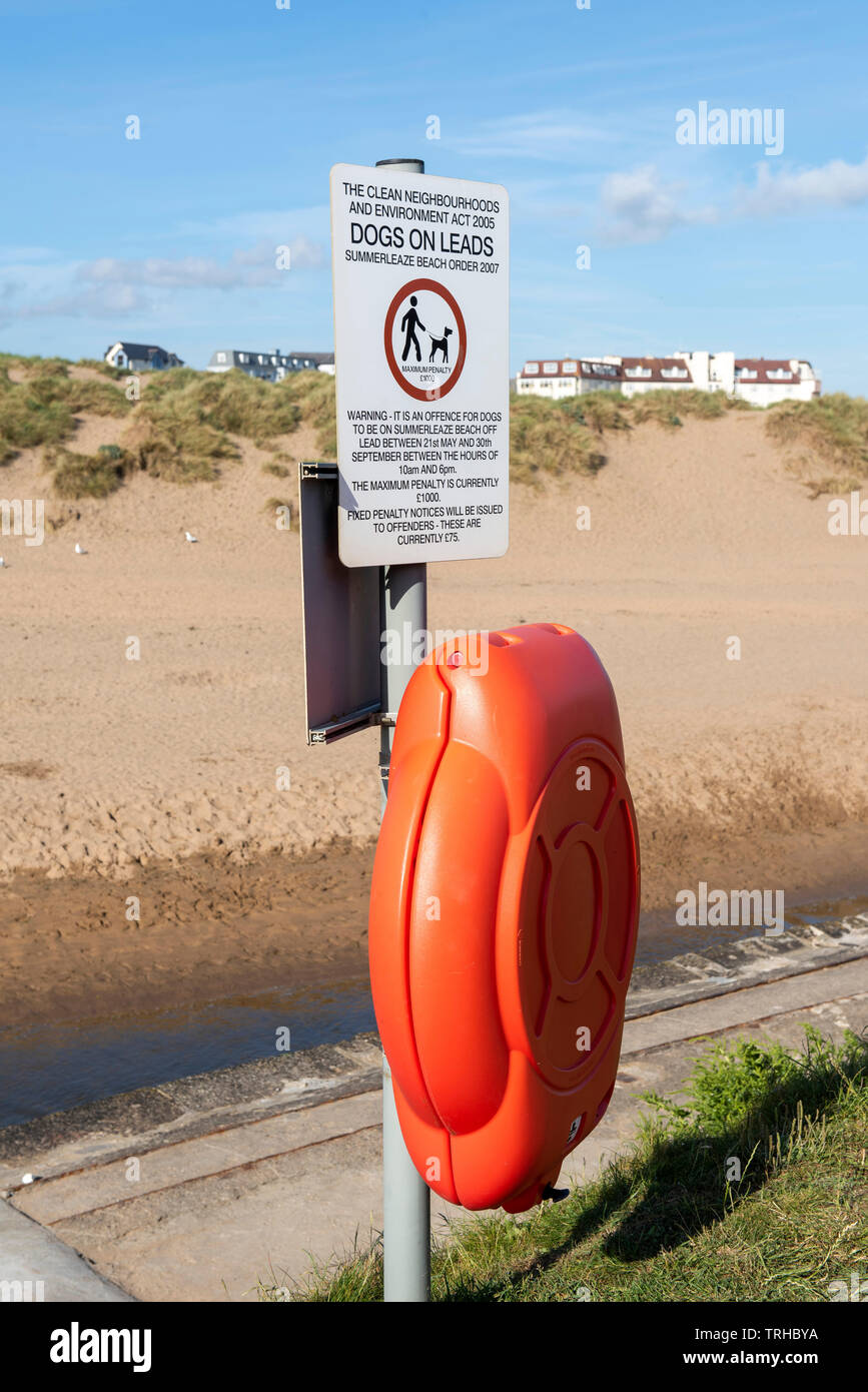 Informazioni sulla spiaggia sign in Bude sulla North Cornwall Coast Inghilterra, Regno Unito Foto Stock