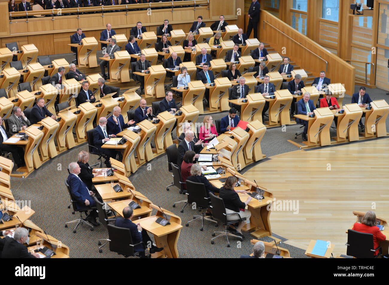 Edinburgh, Regno Unito. Il 6 giugno, 2019. Primi Ministri questioni in camera al parlamento scozzese. Il vice primo ministro John Swinney ha preso il posto di Nicola Storione oggi. Nicola lo storione non era presente come lo fu lei che rappresenta la Scozia al D Day Memorial eventi in Francia. Credito: Colin Fisher/Alamy Live News Foto Stock