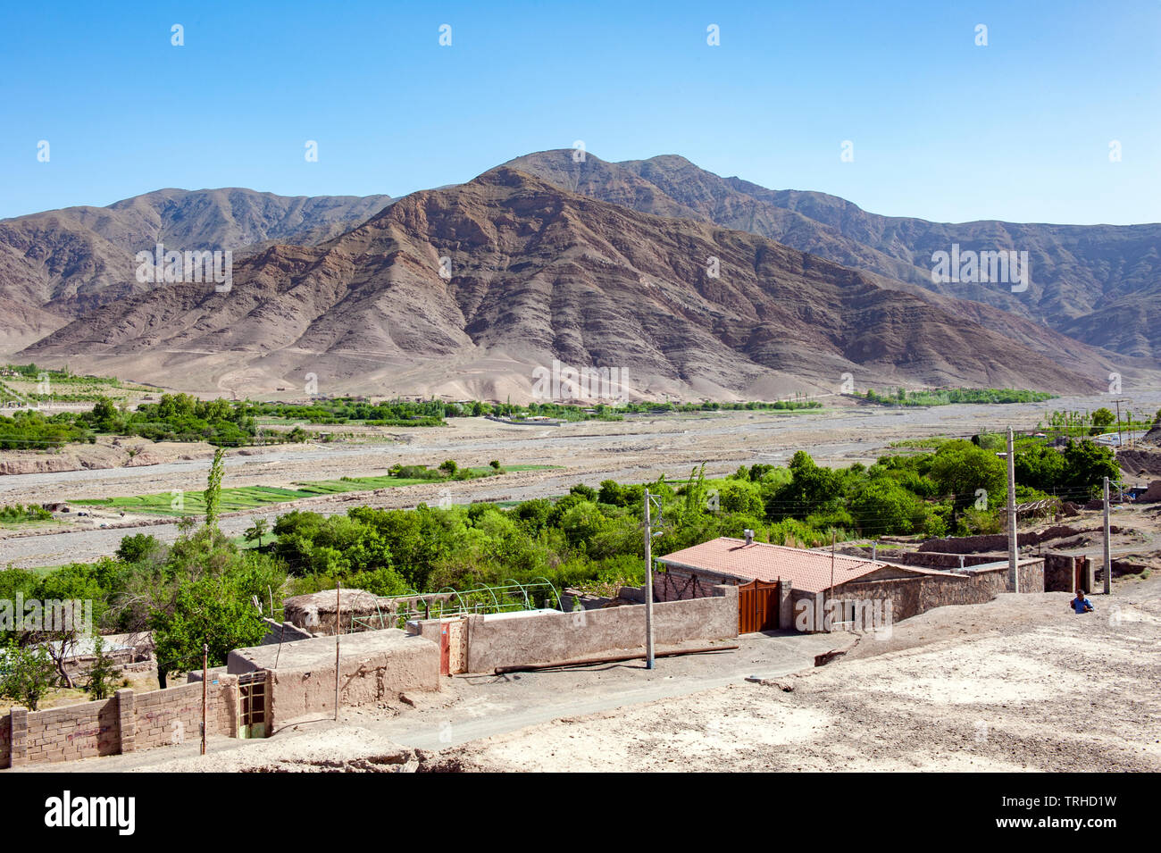 Un villaggio vicino al bottino deserto in Iran. Foto Stock