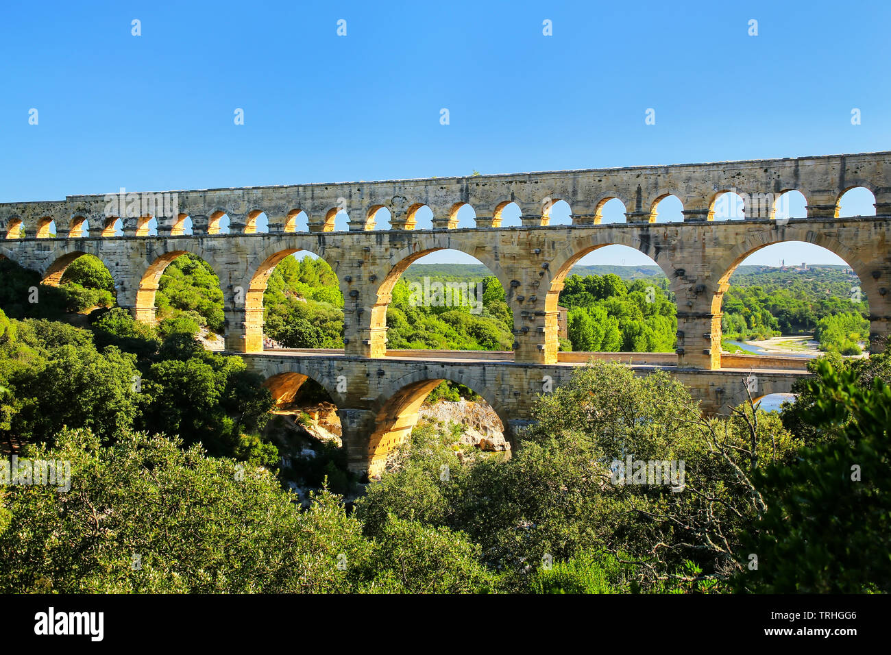 Acquedotto Pont du Gard nel sud della Francia. Esso è il più alto di tutti i privilegi elevati acquedotti romani. Foto Stock