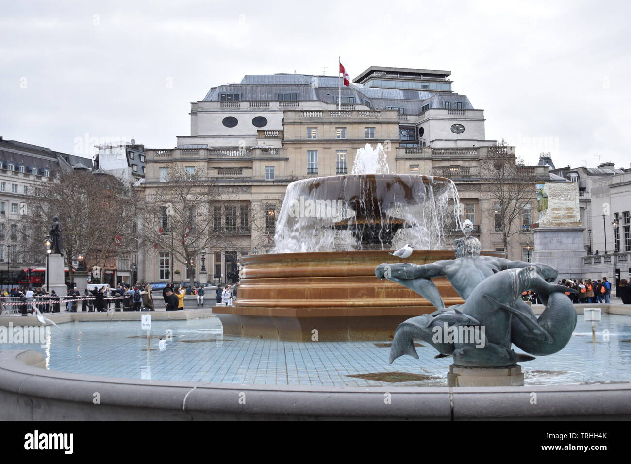 Fontana a Trafalgar Square a Londra Foto Stock