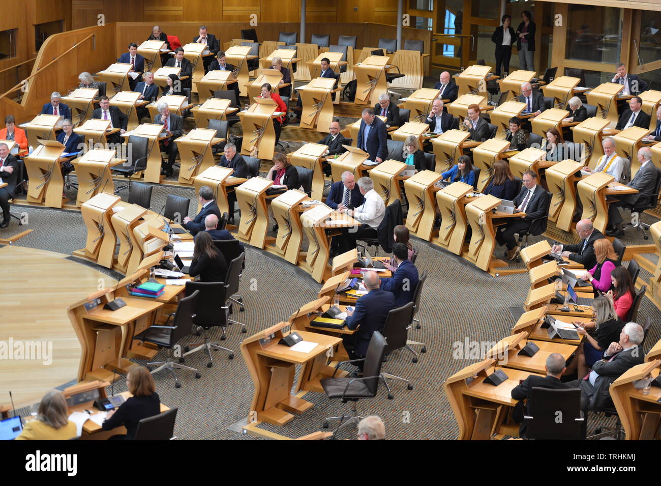 Edinburgh, Regno Unito. Il 6 giugno 2019. Nella foto: camera panoramica sessione pomeridiana nella camera del parlamento scozzese. Fase 3 il procedimento: Povertà di combustibile (Target, definizione e strategia) Bill. Credito: Colin Fisher/Alamy Live News Foto Stock