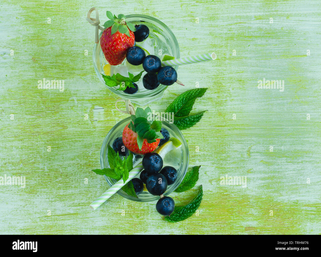 Il Mojito con frutti. Vista superiore Foto Stock
