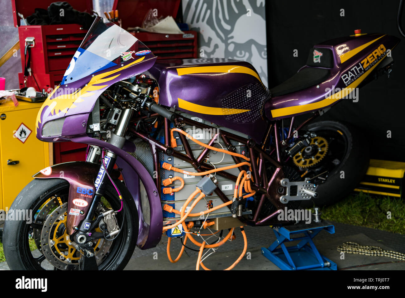 Il Phoenix - Bagno a emissioni zero motocicli - moto elettrica costruita da  Bath University di competere nel TT zero classe di gara Foto stock - Alamy