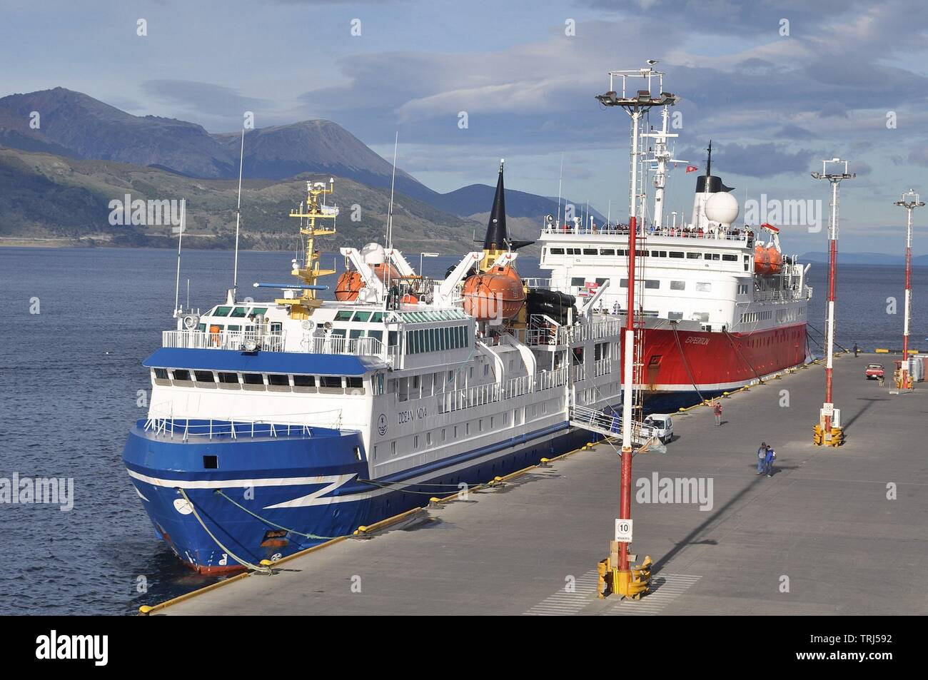 Antartico NAVI DA CROCIERA OCEAN NOVA E SPEDIZIONE IN Ushuaia, Argentina Foto Stock