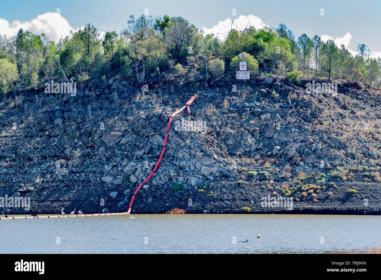 Maggio 2019 Keepit Dam, Gunnedah, Australia: nel 2016 la diga è stato vicino a capacità di picco ma ora a causa della siccità in corso è praticamente vuoto a 0,6% Foto Stock