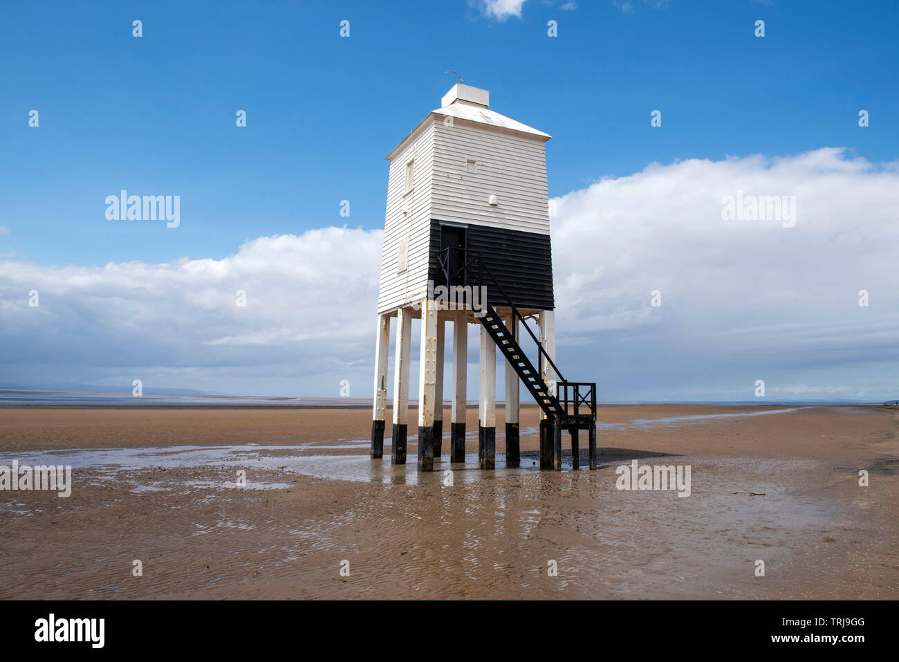 Il basso faro sulla spiaggia a Burnham sul mare e sulla costa di Somerset in Inghilterra, Regno Unito Foto Stock