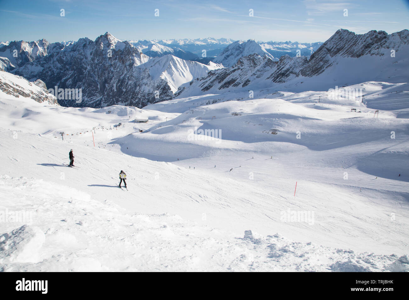 In Germania la più bella stazione sciistica, Zugspitze comprensorio sciistico del ghiacciaio, Baviera, Germania Foto Stock