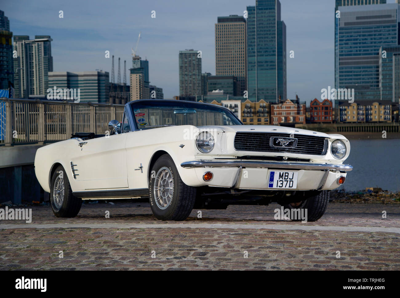 1966 Ford Mustang Convertible classic American sports car Foto Stock