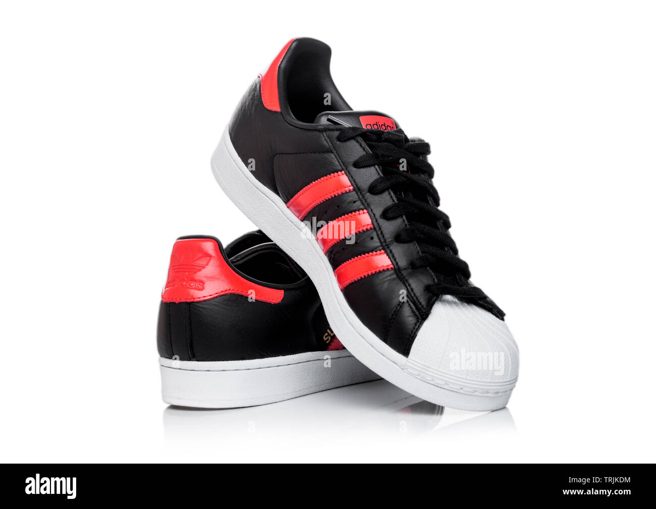 adidas yeezy bande rosse