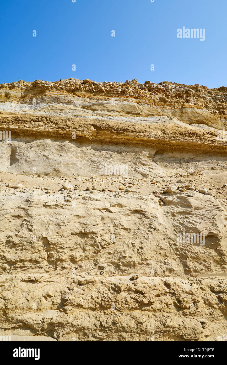 Rheinhessen Sandgrube - Sandschichten zeigen die Vergangenheit. Haifischzähne, Muscheln & vieles mehr Foto Stock