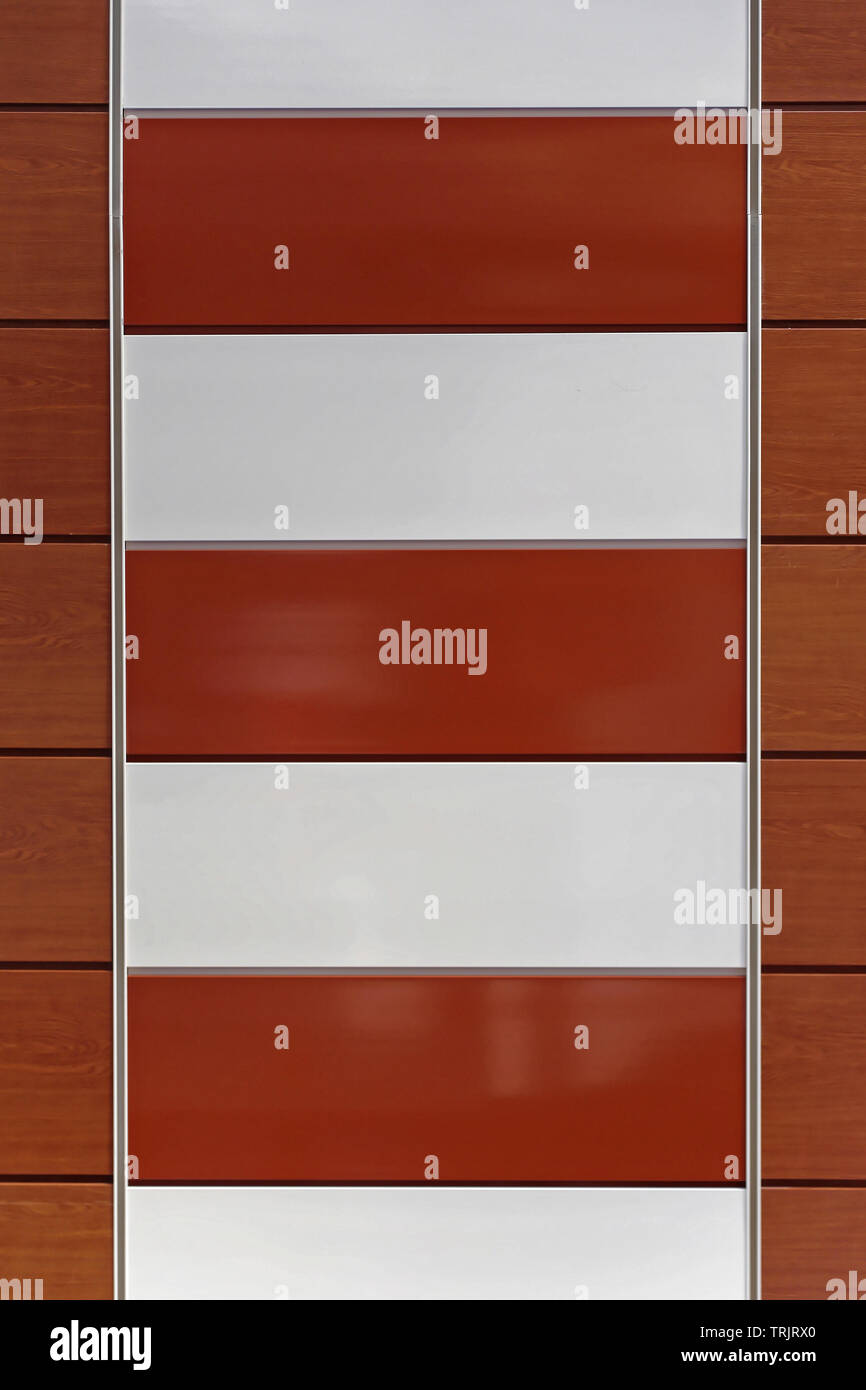 Decorative di colore marrone e bianco con pannelli in materiali compositi Foto Stock