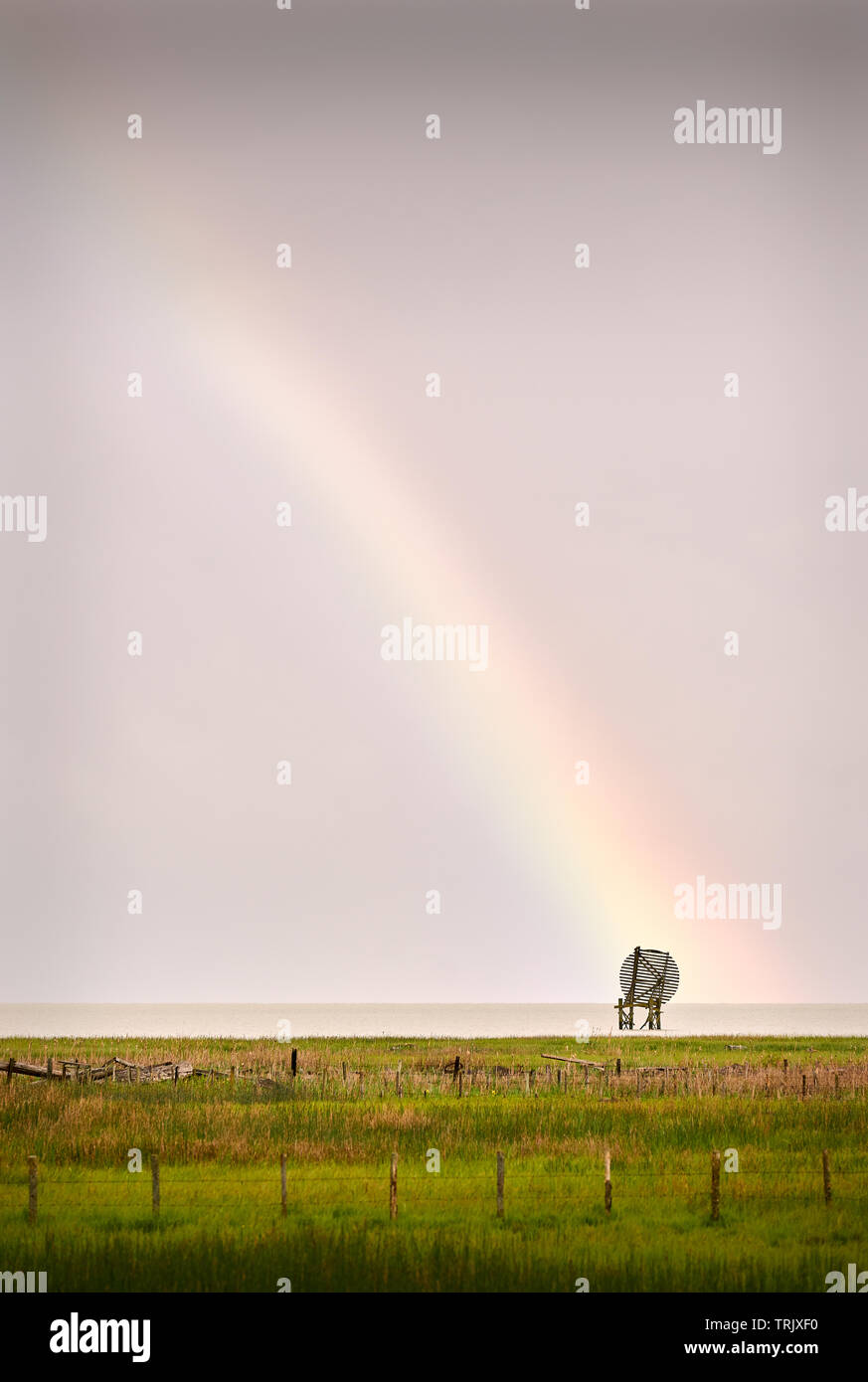 West Dyke Rainbow. Rainbow off West Dyke Trail in Richmond, British Columbia, Canada. Foto Stock