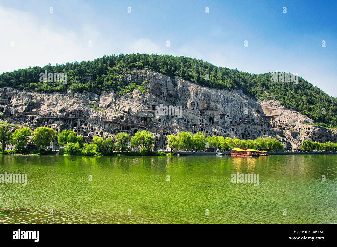 Il le Grotte di Longmen scenic area in Luoyang Cina vicino al Fiume Yi si trova nella provincia di Henan. Foto Stock