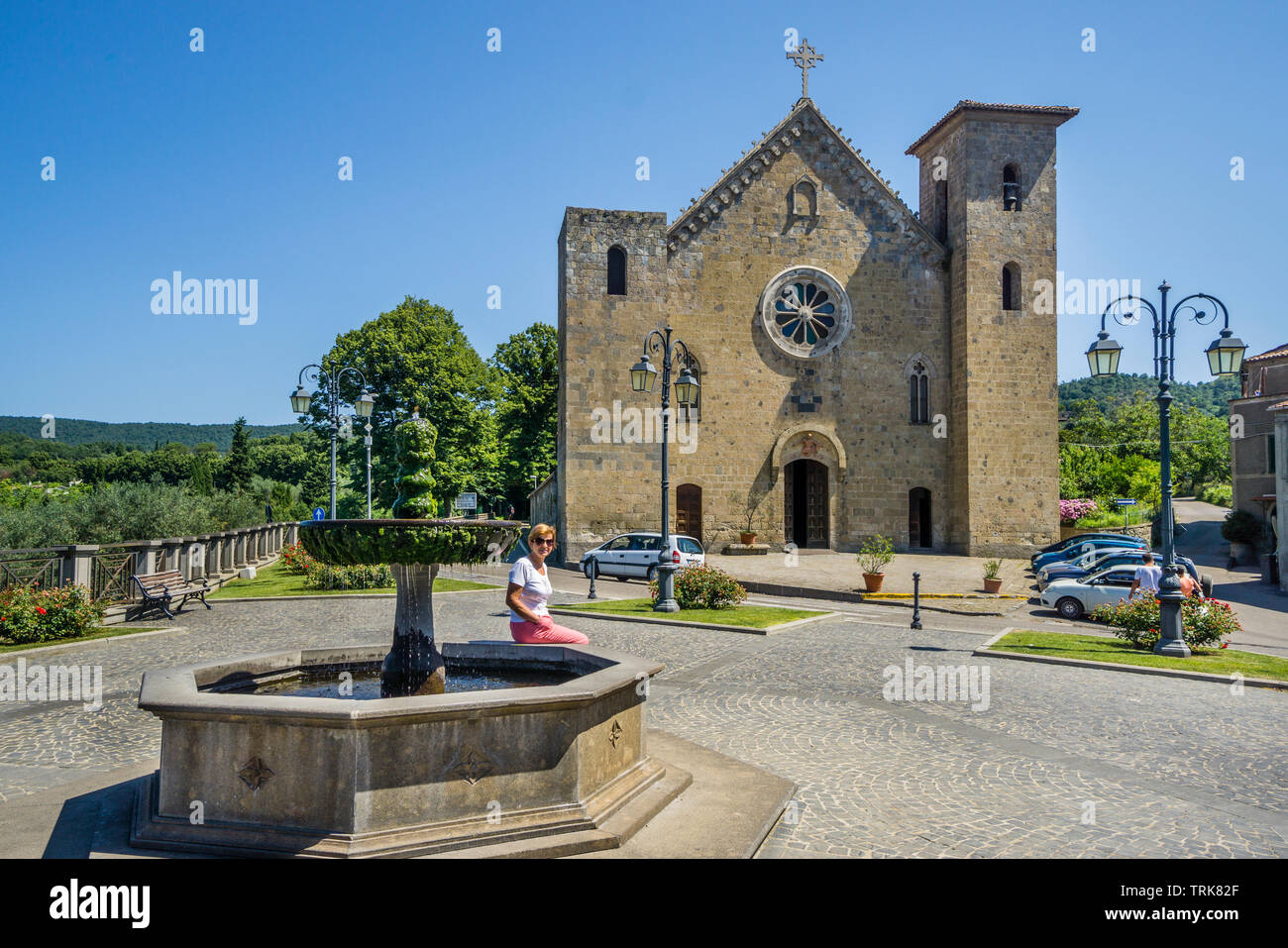 Chiesa di San Salvatore, fortresslike chiesa accanto al castello di Bolsena, Bolsena, Italia centrale Foto Stock