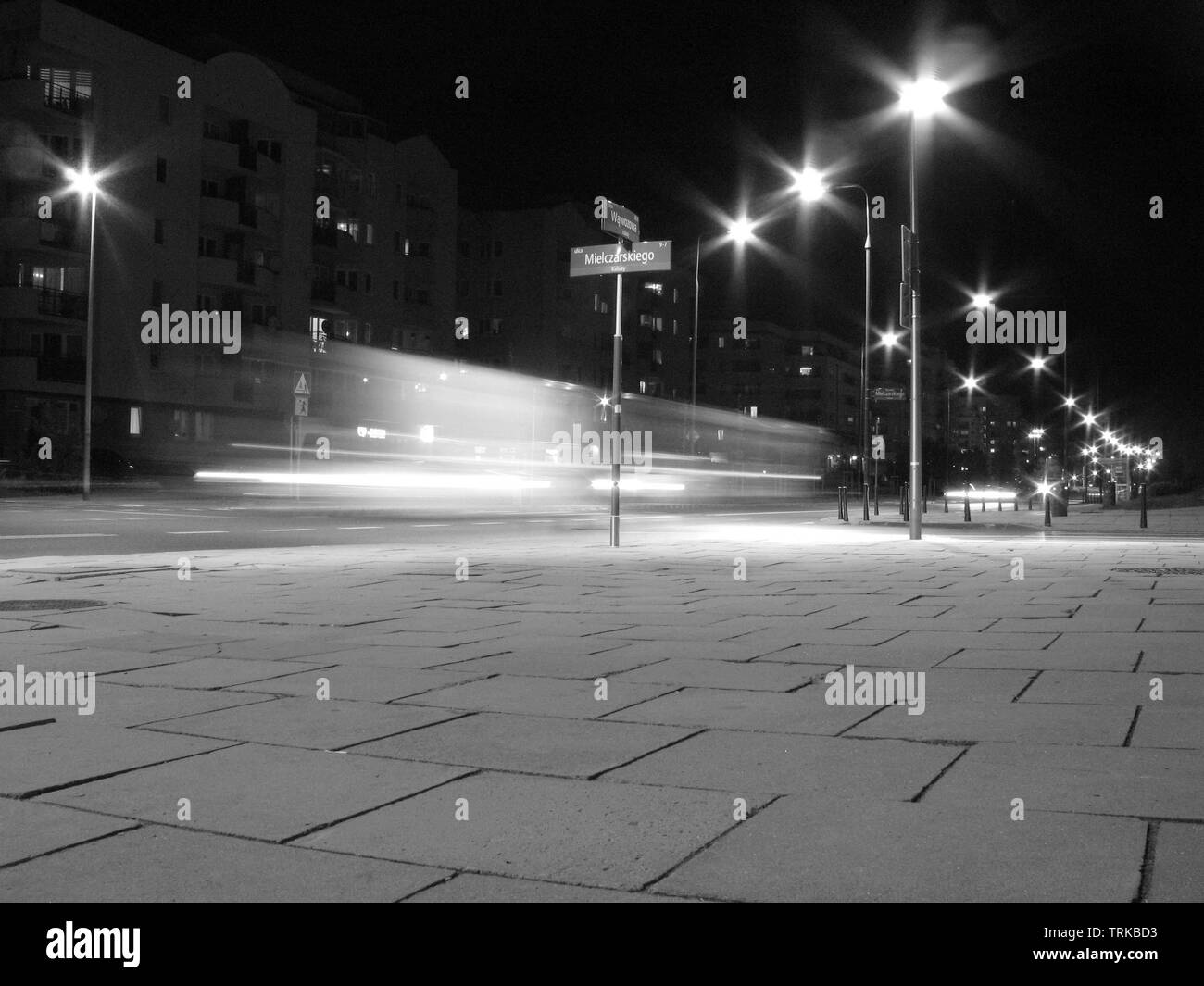Auto in movimento, Varsavia, Polonia, bianco e nero, Street Foto Stock