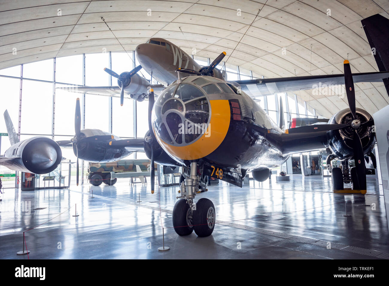 Boeing B29 Superfortress Guerra Mondiale due bombardieri pesanti presso l'Imperial War Museum Duxford, Cambridgeshire, Regno Unito Foto Stock