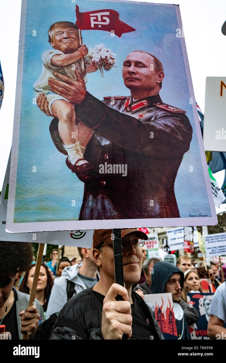 "Carnevale di resistenza' Anti-Trump protesta a Londra durante il presidente statunitense Trump's visita a Downing Street. Foto Stock