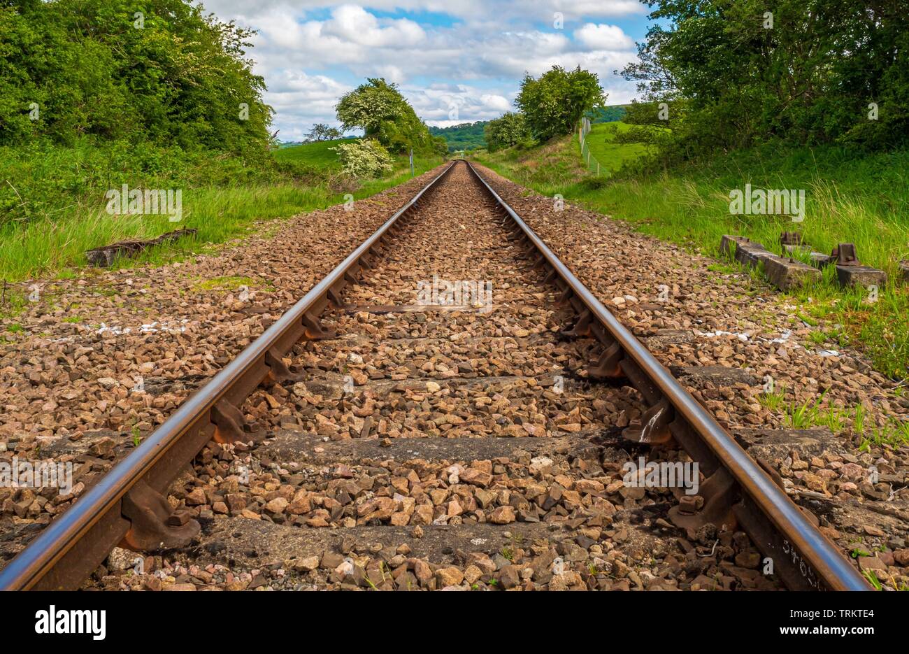 Parallel Railway fa parte del patrimonio dei North Yorkshire Moors ferrovia convergente mentre si recede in lontananza Foto Stock