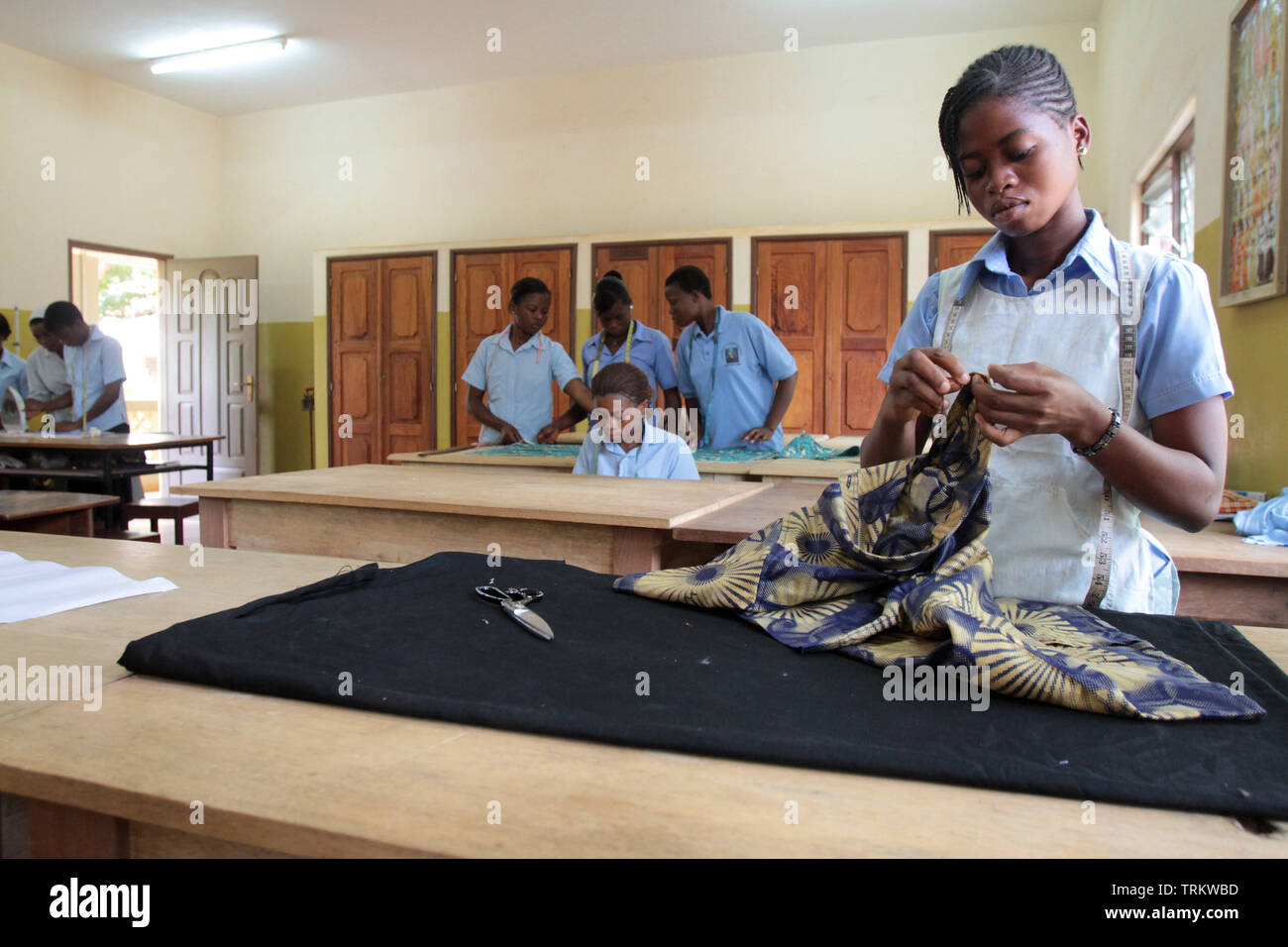 Lycée d'enseignement technique. Cours de couture. La convenzione di Lomé. Il Togo. Afrique de l'Ouest. Foto Stock
