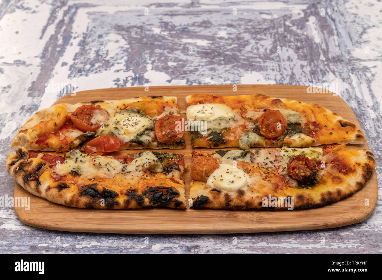 Salsiccia per pizza e pizza di formaggio Foto Stock