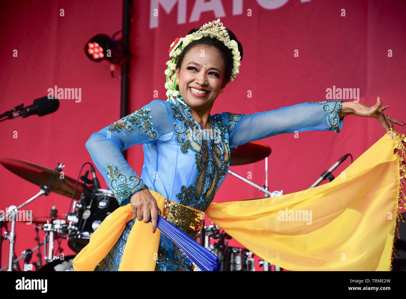 Lila Bhawa. Indonesiano Gruppo di danza, Eid festival celebrazioni, Trafalgar Square, Londra Foto Stock