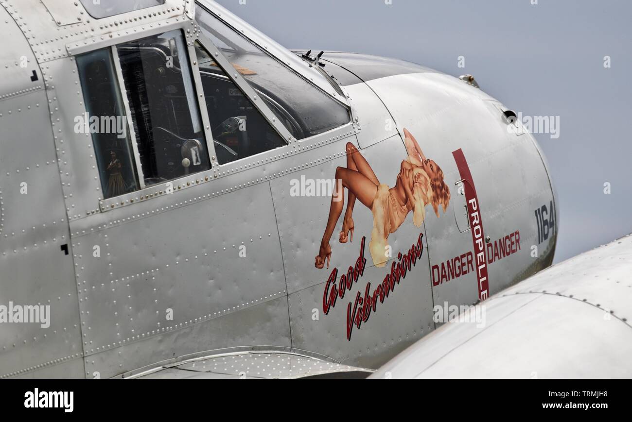 Il faggio 3TM Expeditor (G-BKGL) all'Daks su airshow di Normandia il 4 giugno del 2019 per commemorare il settantacinquesimo anniversario del D-Day Foto Stock