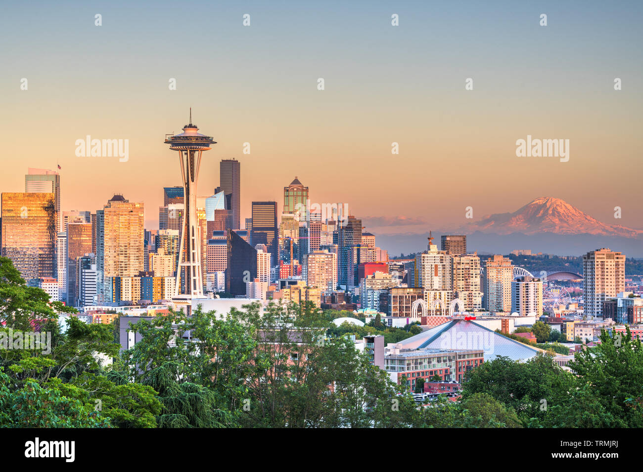 Seattle, Washington, Stati Uniti d'America downtown skyline della citta' al tramonto. Foto Stock