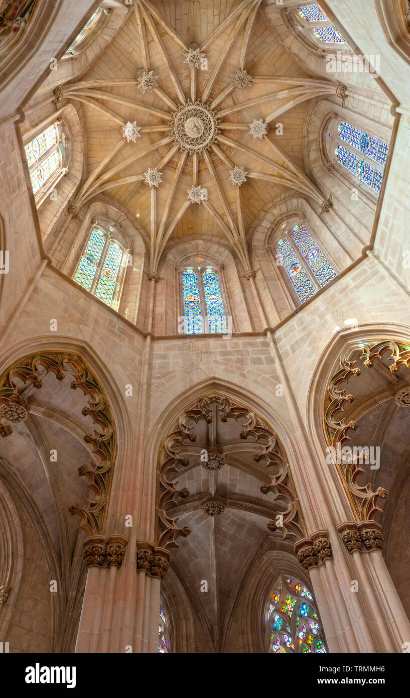 Cappella principale nel monastero domenicano in Batalha, Portogallo Foto Stock