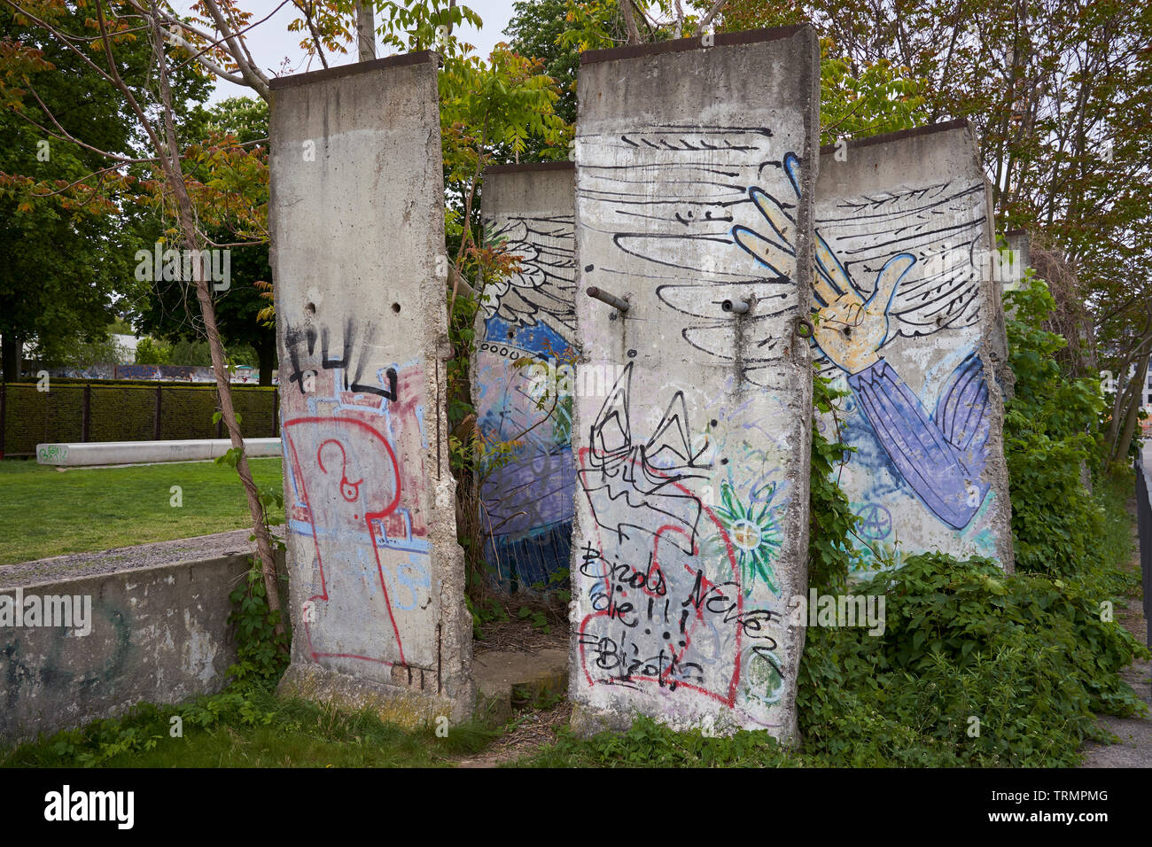 Alcuni pezzi di parete sono esposti presso il Muro di Berlino Foundation Foto Stock