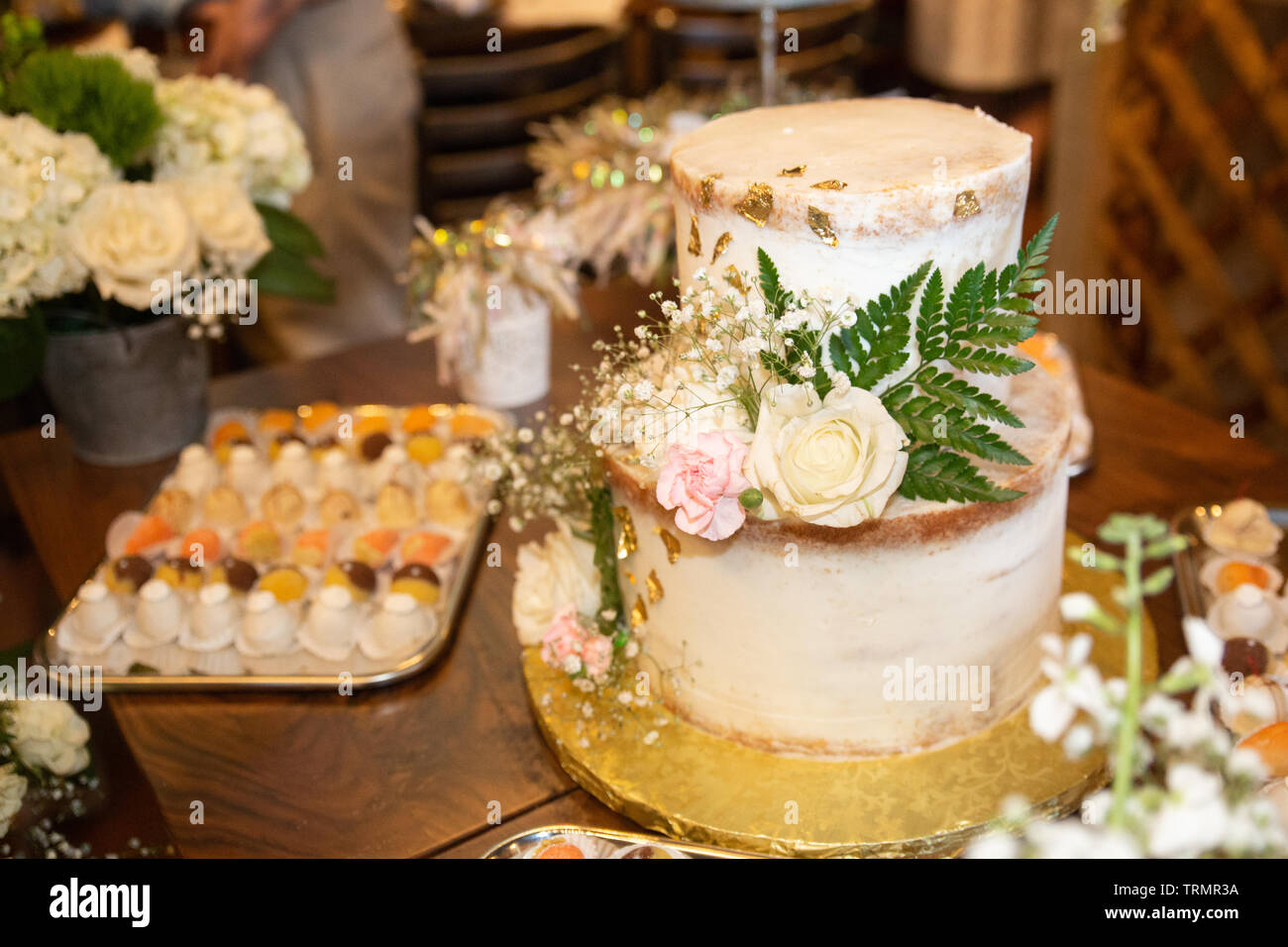 Deliziosa torta decorata a festive dolce festa tabella Foto Stock