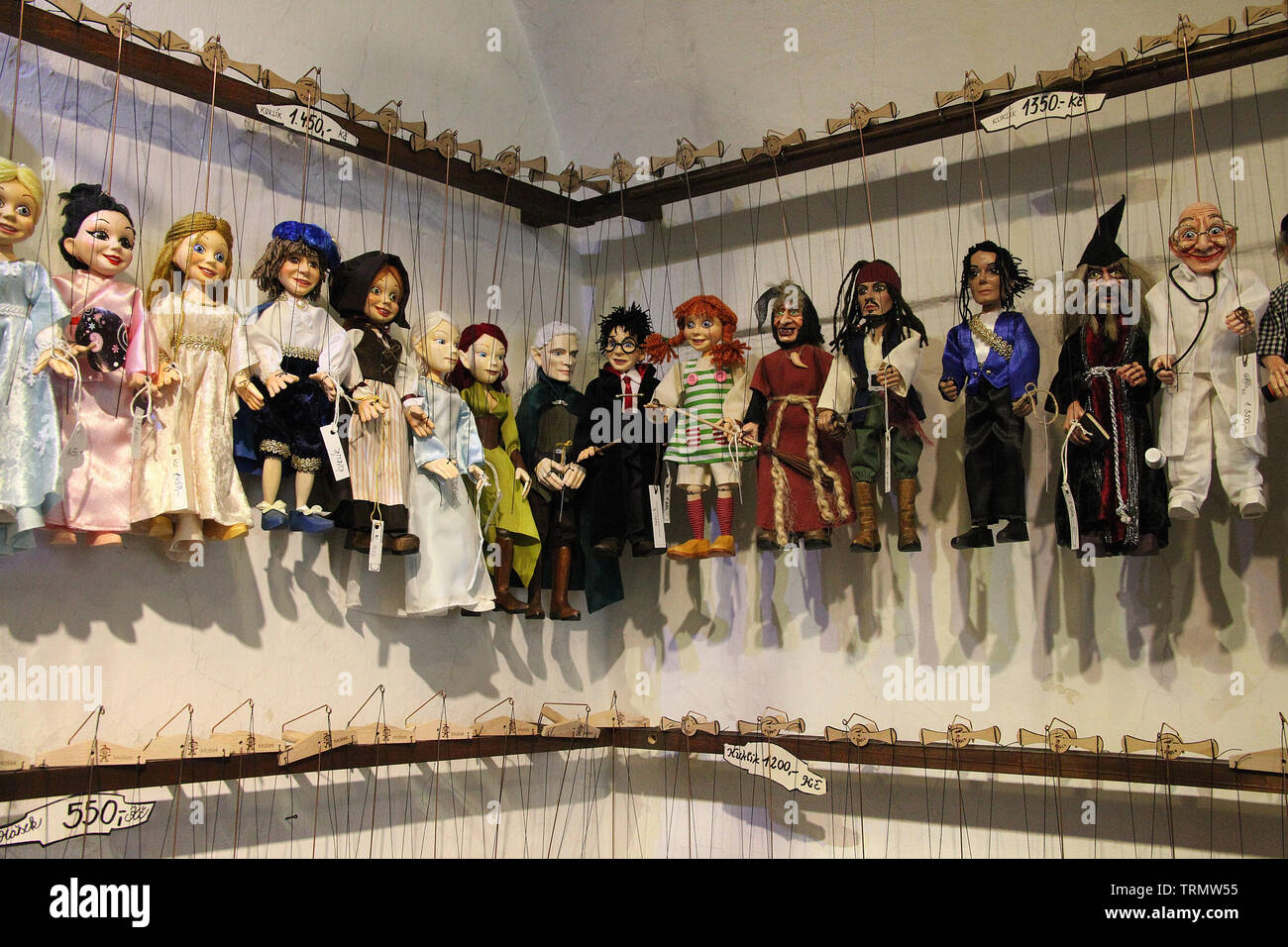 Ceca marionette fatte a mano in vendita a Praga Foto Stock