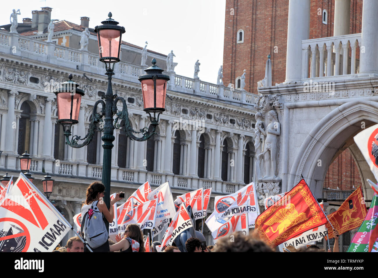Protesta contro le grandi navi da crociera "Mai più" (Mai più), "No grandi navi!" (n. grandi navi!), Venezia, giugno 8, 2019 Foto Stock