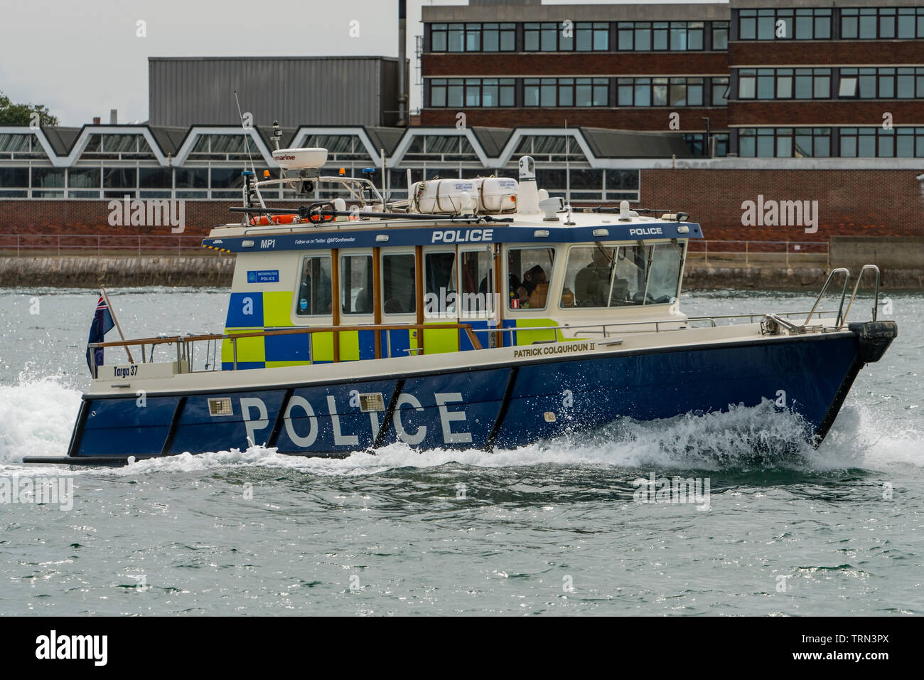 La Metropolitan Police motovedetta Patrick Colquhoun II di pattuglia nel Solent e il porto di Portsmouth, Regno Unito su 5/6/19 per il D-Day 75 commemorazione. Foto Stock