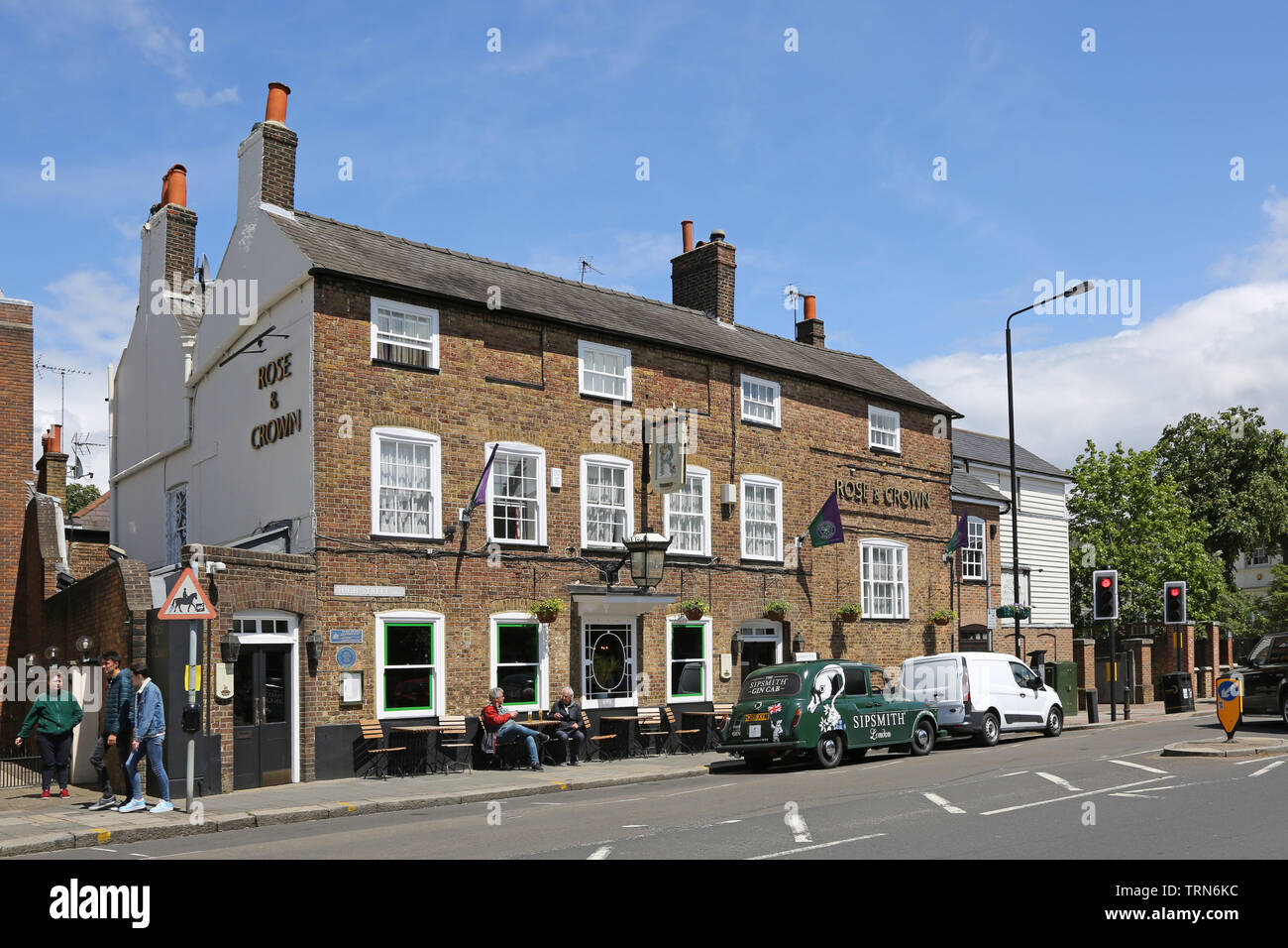 Wimbledon Village, Londra, Regno Unito. Il Rose and Crown Pub di Wimbledon Hill Road, vicino a Wimbledon Common. Affluente area del sud-ovest di Londra. Foto Stock